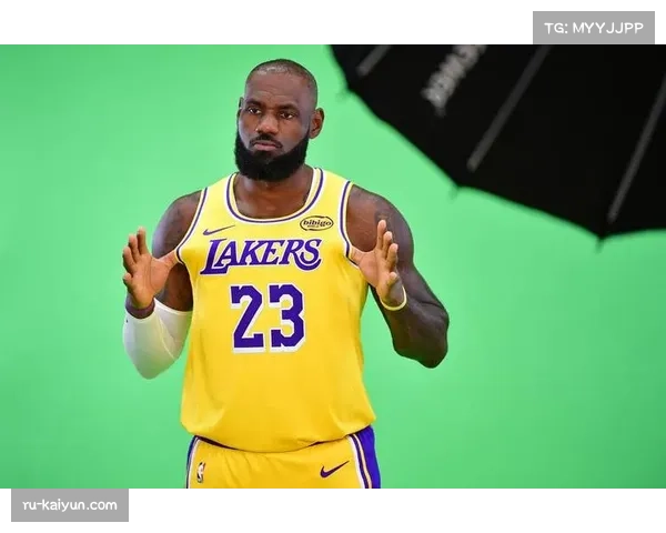 湖人球员詹姆斯NBA杯复出后球队保持全胜 领袖作用显而易见