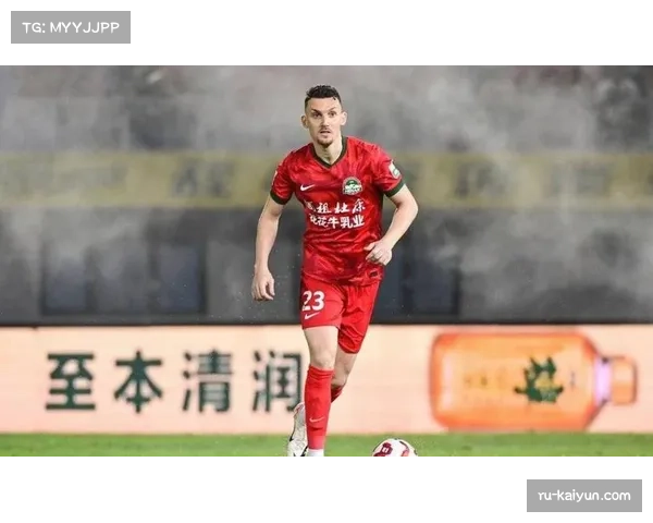 河南队迈达纳头球建功 新援组合提升球队定位球威胁